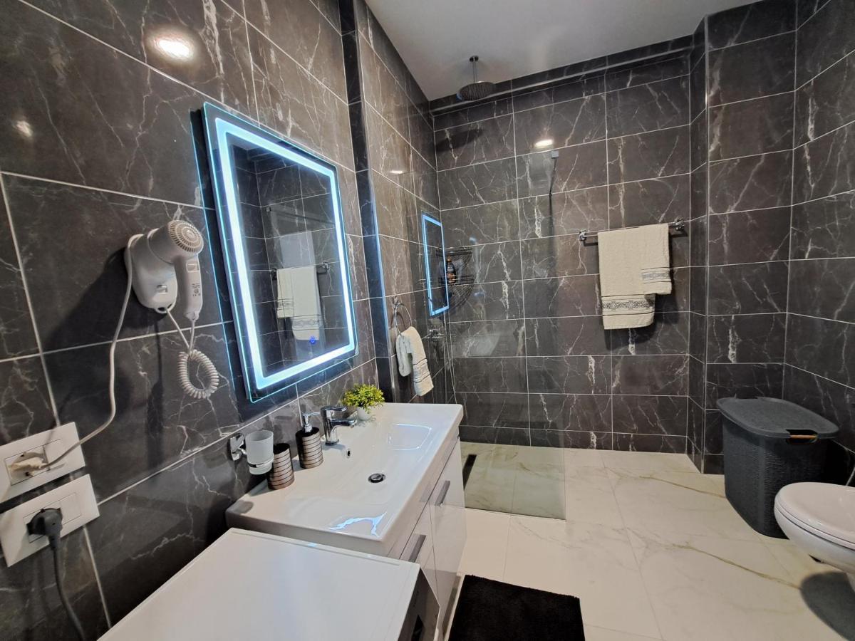 Apartament Mamani *